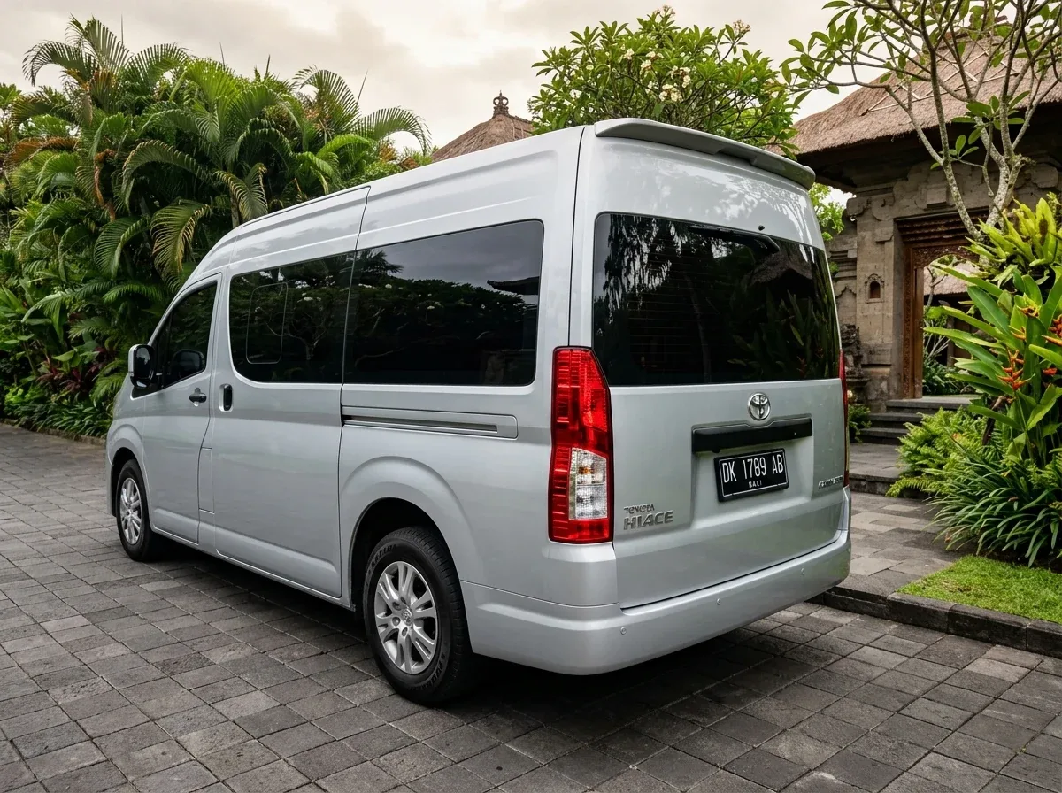 Toyota HiAce Commuter photo 7